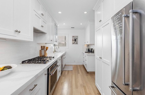Culver - West House | Cozy Cottage Near Beach and Marina