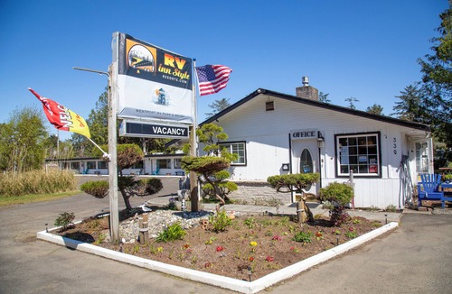 Westport Hotel | Cozy Cuddy Room with WiFi in Westport