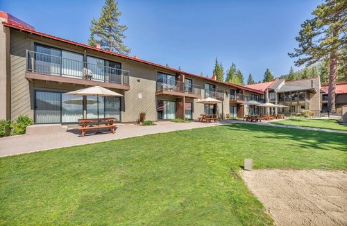 Truckee Condo | Cozy Deluxe Studio #132 at Donner Lake Village
