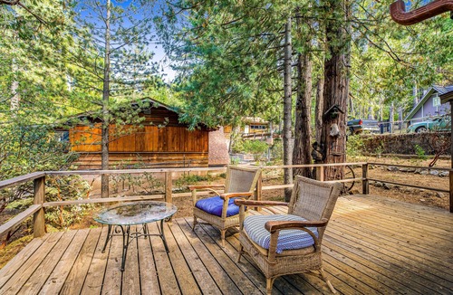 Idyllwild Cabin | Cozy dog friendly cabin w/large deck, original rock fireplace & loft bedroom