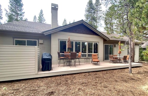 Sunriver House | Cozy Family Escape with Access to Exclusive Golf