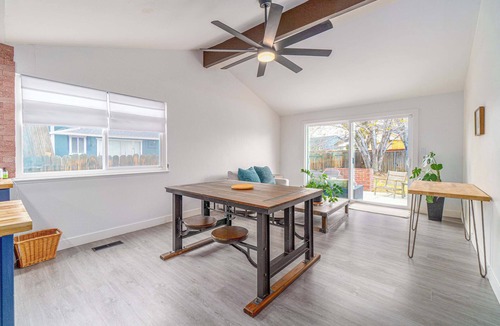 Sparks House | Cozy Family Haven in Sparks - Pet Friendly - Fenced Yard