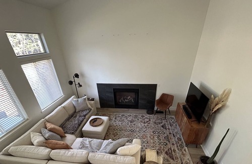 Ponderosa Trails House | Cozy Flagstaff Modern Home by Snowball, NAU & Downtown 8 guests, 4 bd, 2.5 bath