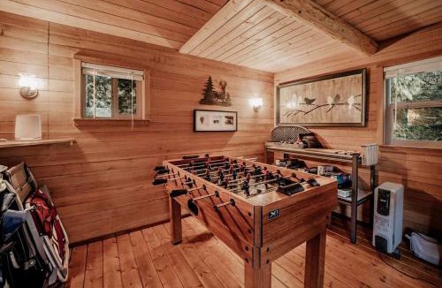 Maple Falls House | Cozy Glamping Cabin | Pet Friendly & Mountain Views