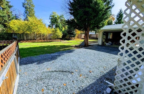 Grants Pass House | Cozy GP Retreat, Sauna + King Size Bed