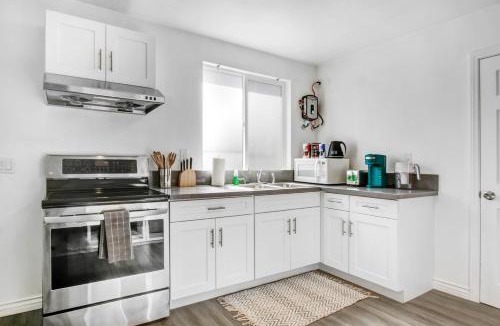 Alhambra Apartment | Cozy Guesthouse near Downtown Alhambra