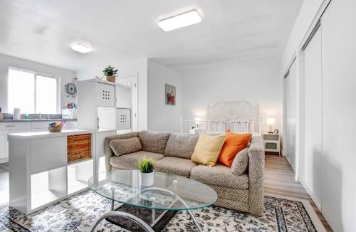 Alhambra Apartment | Cozy Guesthouse near Downtown Alhambra