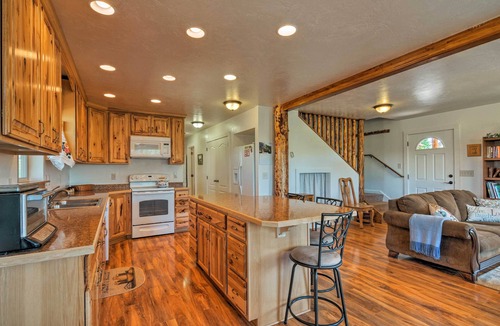 Henrieville Cottage | Cozy Henrieville Cabin: 18 Mi to Bryce Canyon NP!