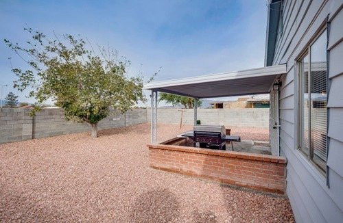 North Las Vegas House | Cozy home! 18 min away from Strip and Fremont!