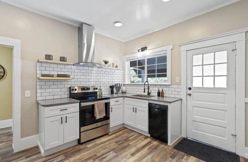 Manito House | Cozy Home Overlooking Manito Park + Free parking!