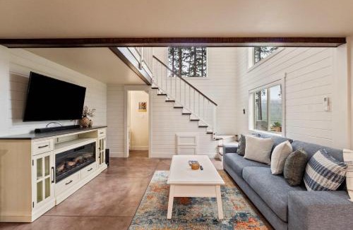 Camano Island House | Cozy Island Escape Patio Near Cama Beach