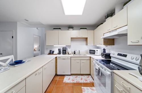 Village of La Jolla House | Cozy La Jolla Bungalow Near Beach & Village