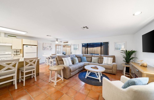 Village of La Jolla House | Cozy La Jolla Bungalow Near Beach & Village