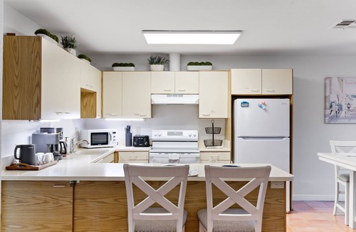 Village of La Jolla House | Cozy La Jolla Bungalow Near Beach & Village