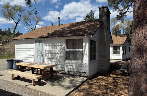 Republic Cabin | Cozy Lakefront 2 Bedroom Cabin with Wood-Burning Fireplace & Dock Access