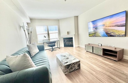 Westwood Apartment | Cozy Large 1 Bedroom Condo by UCLA