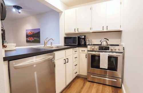 Glacier Condo | Cozy Luxe corner Condo - King Bed - Fireplace