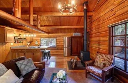 Mazama Cabin | Cozy Mazama cabin nestled in the woods in the North Cascade Pet Friendly!