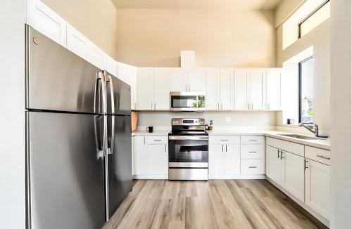 Eastside Apartment | Cozy Micro Suite Unit 3 Sleeps 2 Minutes to Downtown