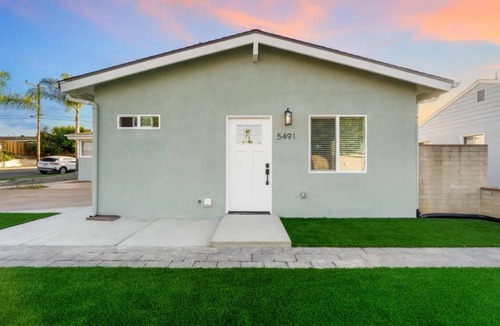 Allied Gardens House | Cozy Modern Guest House in Central San Diego 🌴✨