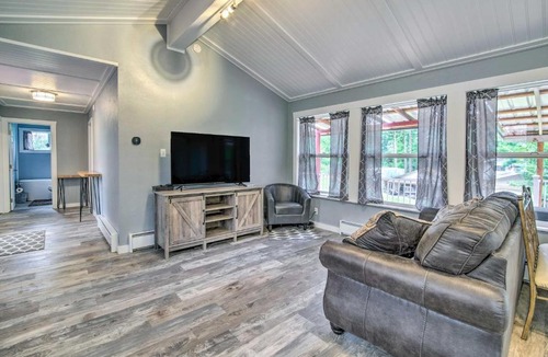 North Bend House | Cozy North Bend Getaway Near Dunes + Ocean!