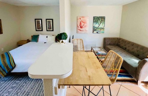 Point Loma Heights House | Cozy Ocean Beach Studio | 1 mile to water!