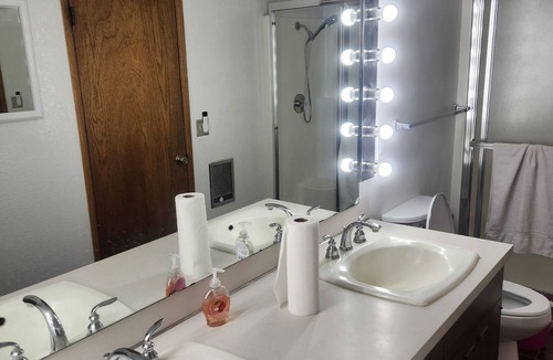 Kent Bed & Breakfast | Cozy One Bedroom and Private Bathroom