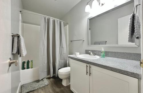 Hazel Dell South Apartment | Cozy One-Bedroom Haven with Big Balcony