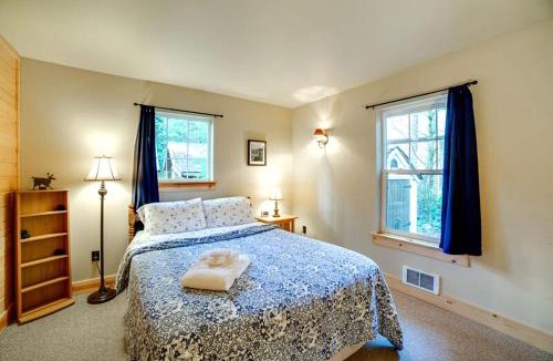 Warnick House | Cozy Pet-Friendly Cabin with Hot Tub