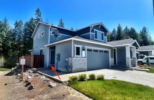 Port Orchard Apartment | Cozy Private 1BR Suite with Trails and Views, Port Orchard