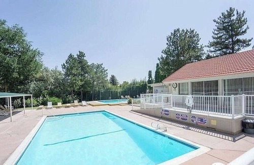 West University Condo | Cozy Reno Condo Monthly Rental