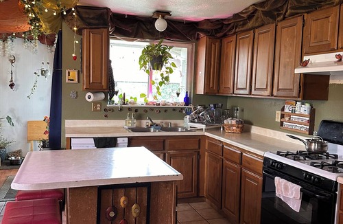Pacific Bed & Breakfast | Cozy room, Quiet home