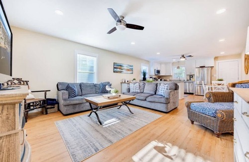 Colington House | Cozy Soundside Cottage Bring Your Dog!