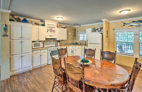 Steinhatchee Cottage | Cozy Steinhatchee House w/Fire Pit & Grill!