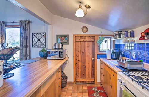 Julian Apartment | Cozy 'Story Book Barn Cottage' w/Scenic View