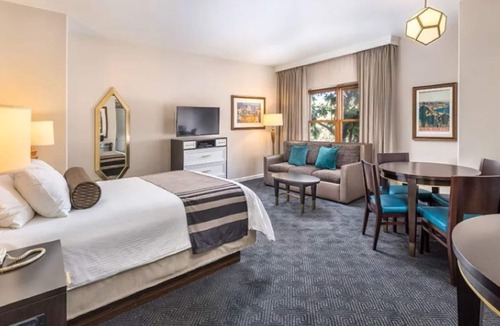 Cortez Hill Hotel | Cozy studio hotel room in downtown San Diego. Sleeps up to 3