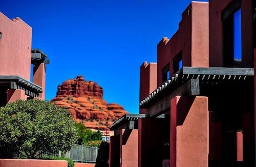 Oak Creek Apartment | Cozy Studio Near Coconino National Forest w/Free WiFi & Resort Pool