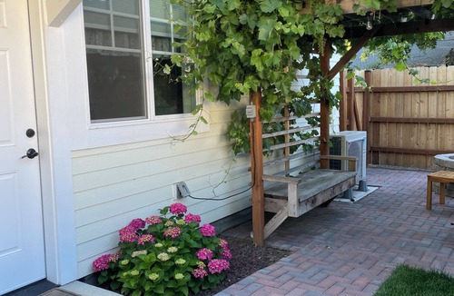 Walla Walla Cottage | Cozy studio near Pioneer Park, Whitman College and downtown Walla Walla.