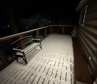 Tahoe Island House | Cozy Tahoe Cabin Sleeps 6 5 Min to Lake