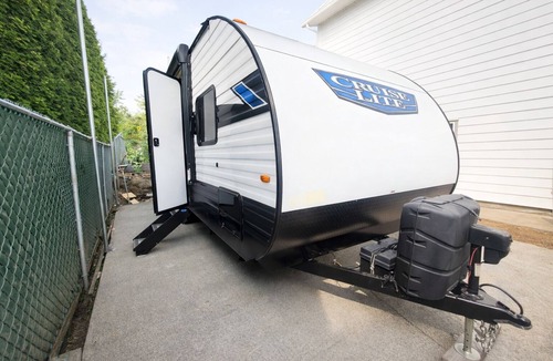Sunnyslope House | Cozy Travel Trailer Retreat Near the Park