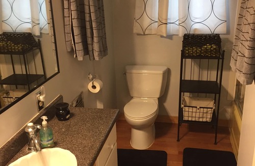 Bishop House | Cozy West Bishop Duplex, Short Stroll to Downtown