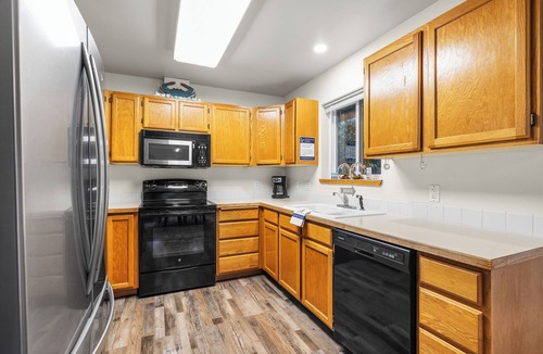 Bells Beach House | Cozy Whidbey Island Home Near Langley Waterfront & Dining | Tideview