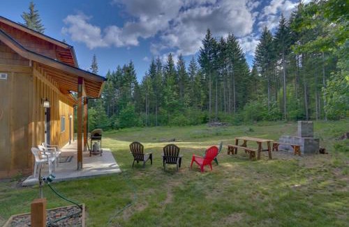 White Salmon House | Cozy woodland cabin in a peaceful location with forested views