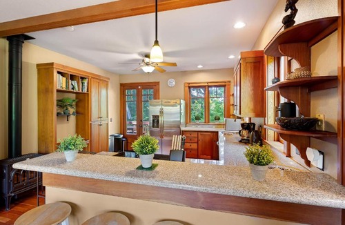 College Hill House | Craftsman Grove - 10 Minutes to Campus home