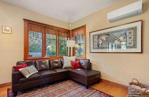 College Hill House | Craftsman Grove - 10 Minutes to Campus home