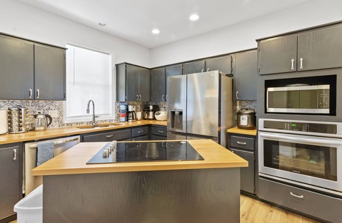 Vancouver House | Craftsman Hideaway Haven - 12 mins to PDX airport