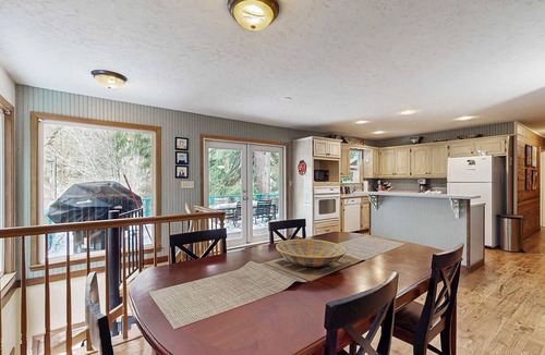 Rhododendron House | Creekside cabin with water view, deck, jetted tub & game room - near Mt Hood