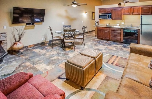 Sedona Condo | Creekside Condo w/Fireplace | Hot Tubs + Pools