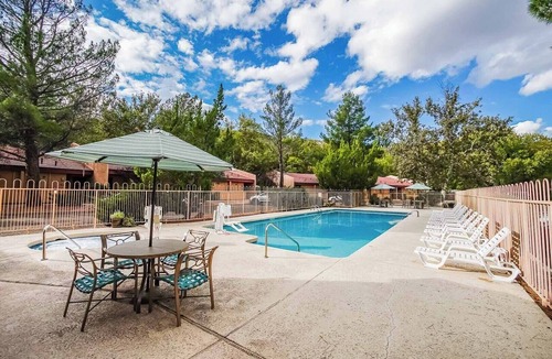 Sedona Condo | Creekside Condo w/Fireplace | Hot Tubs + Pools