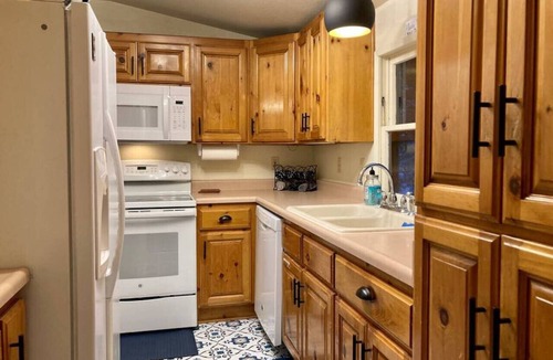 Susanville House | Creekside Retreat on 10 Acres Generator Fast WiFi